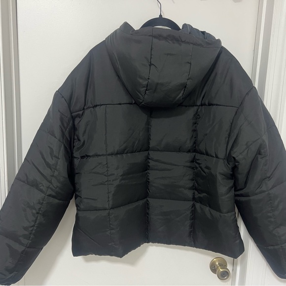 Nike Women’s Sportwear Therma-Fit Puffer Black Jacket New - Picture 7 of 15